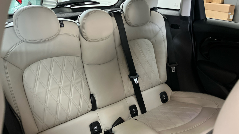 MINI Hatchback 2.0 Cooper S Exclusive II 5dr Auto [Comfort/Nav] Petrol Hatchback